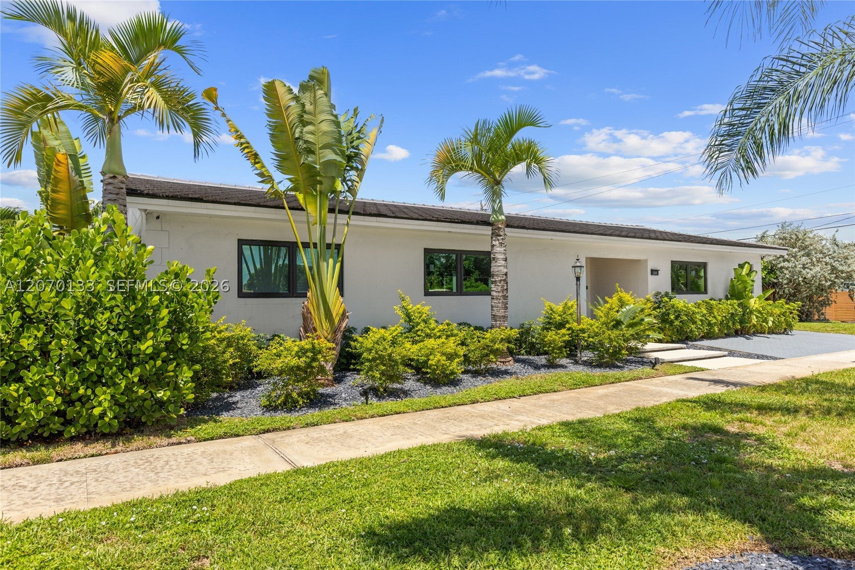 200 N 52nd Ave