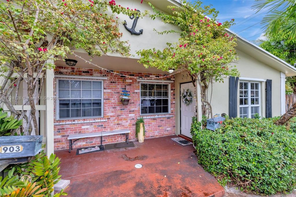 Photo of 901 SW 16th St #1, Fort Lauderdale, FL 33315 (MLS # A11724128)