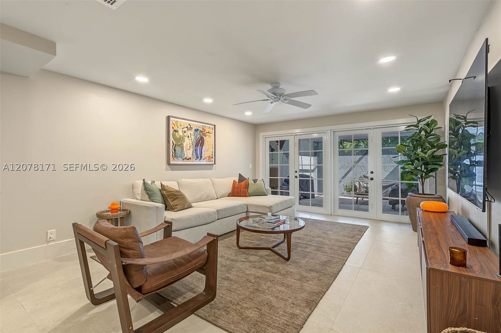 Photo of 825 SE 2nd St #825, Fort Lauderdale, FL 33301 (MLS # A12078171)