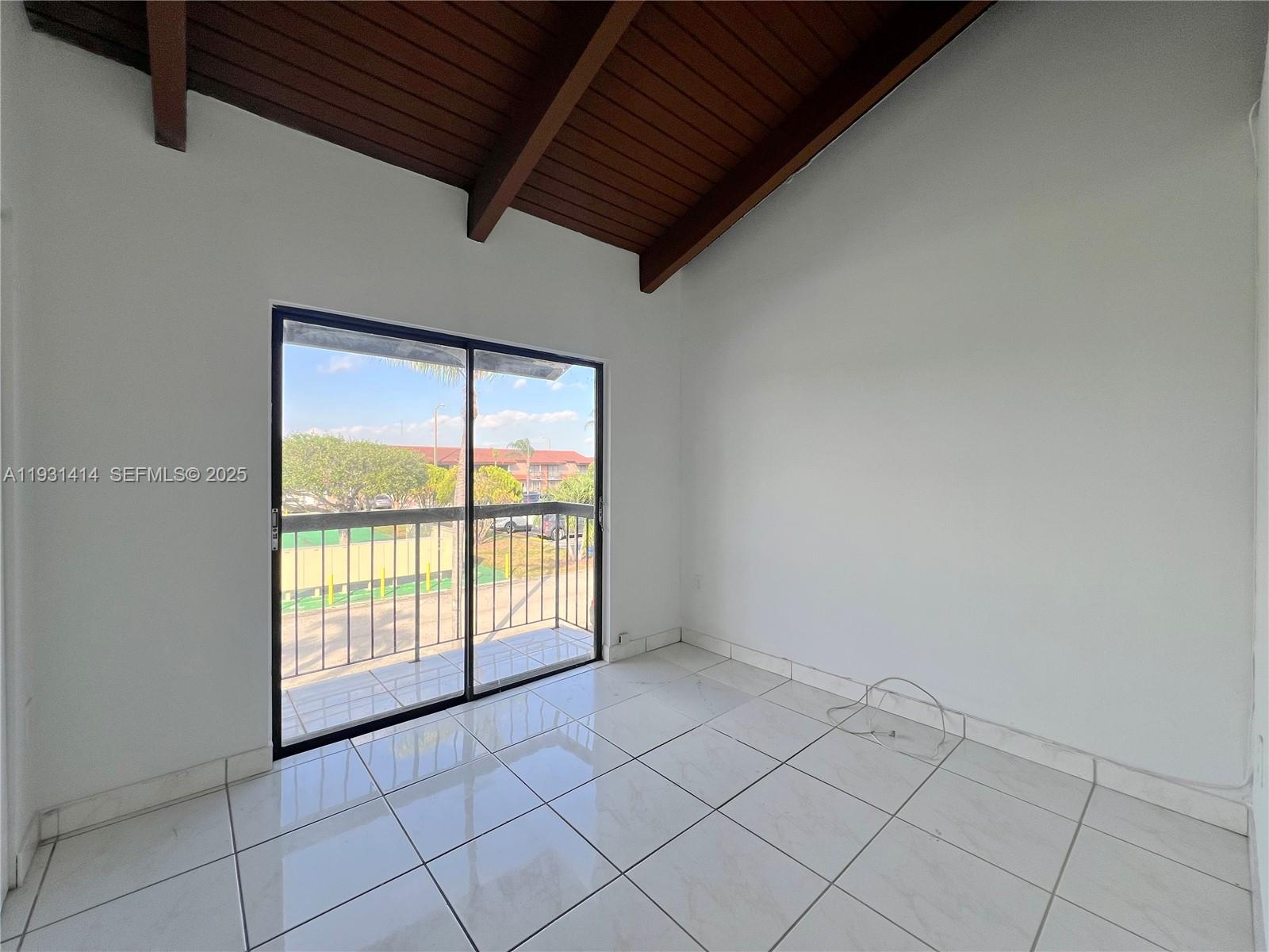 VILLAS UNIVERSITY SQUARE - Residential Lease