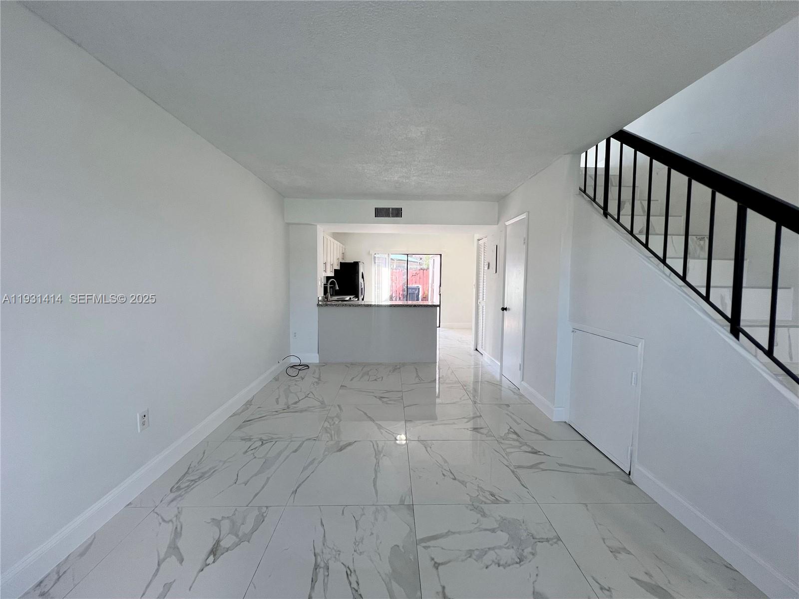 VILLAS UNIVERSITY SQUARE - Residential Lease