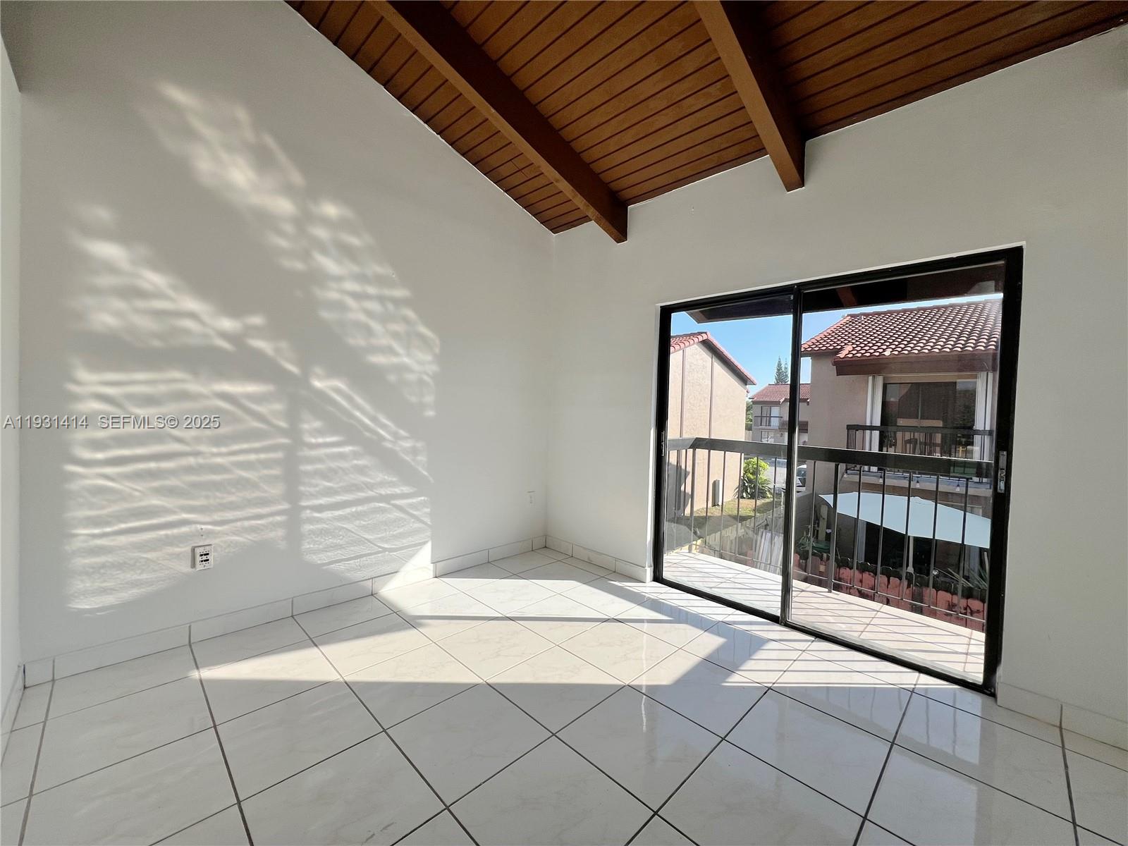 VILLAS UNIVERSITY SQUARE - Residential Lease