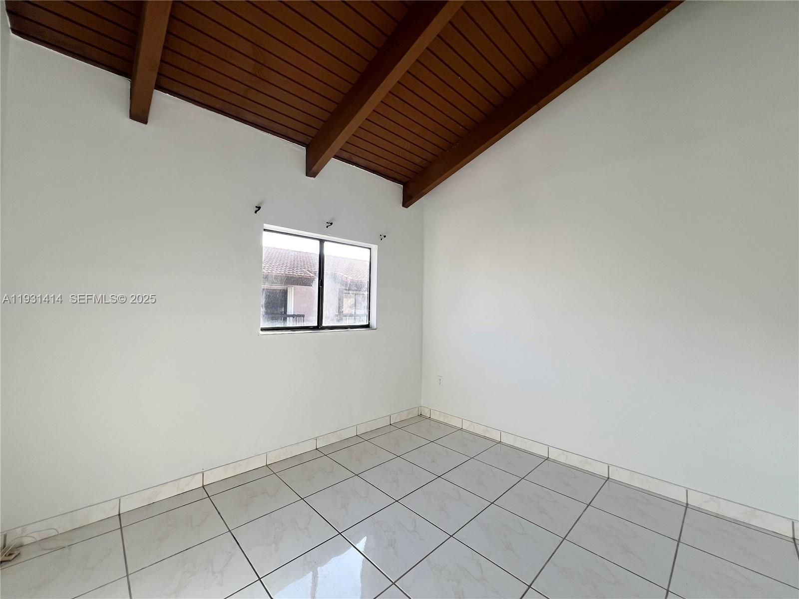 VILLAS UNIVERSITY SQUARE - Residential Lease