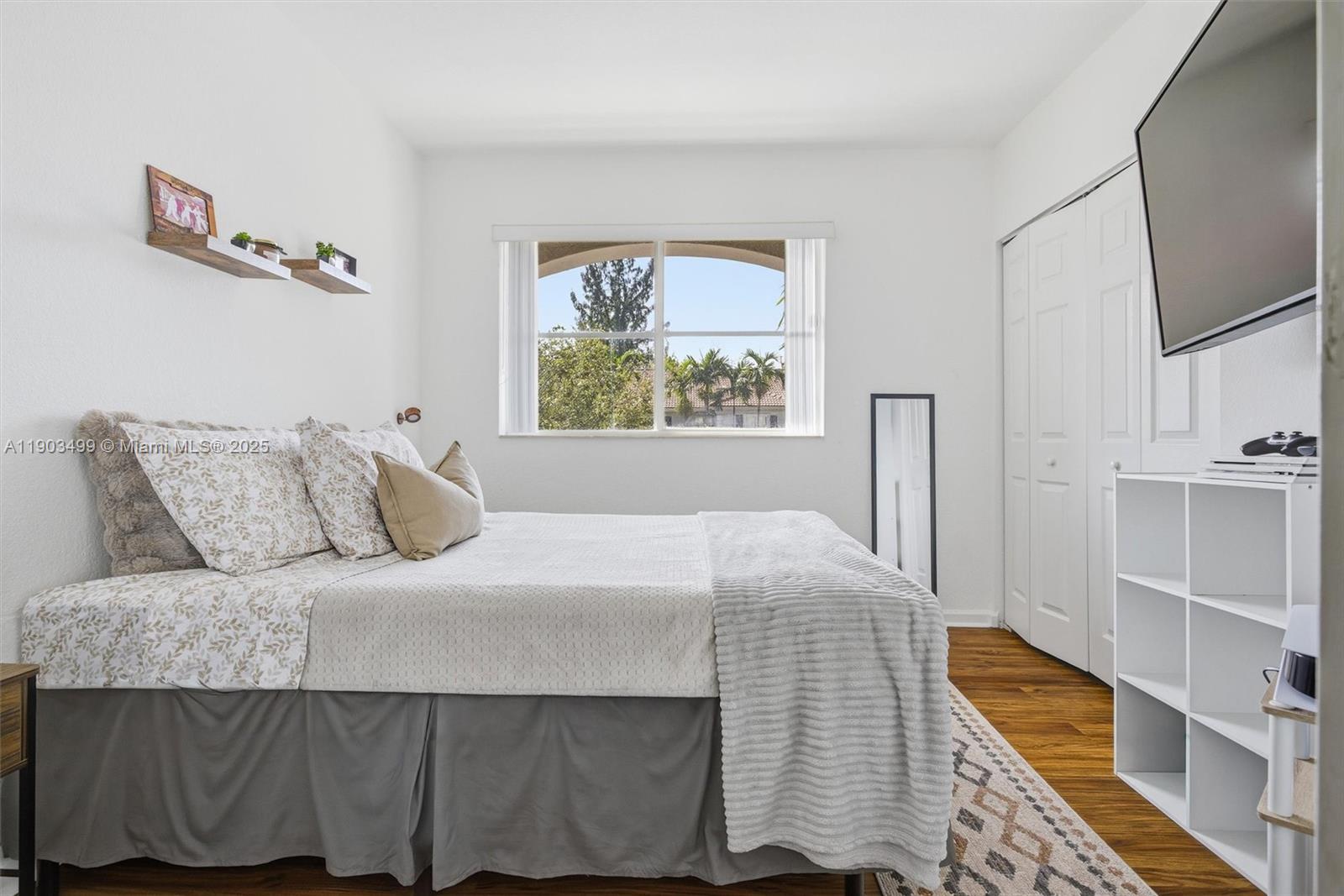 TUSCANY NO 4 CONDO - Residential