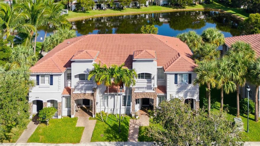 Beautiful 2-story townhouse featuring 3 bedrooms and 2.5 bathrooms, perfectly situated on the lake with stunning water views. Located in the desirable gated community of Tuscany, offering top amenities including a large pool, clubhouse, splash park, playground, basketball court, and security patrol. This home features a first-floor entry, open-concept living and dining areas, a modern kitchen with granite countertops and stainless steel appliances, a convenient powder room, modern engineered vinyl flooring, custom-built closets, a lakeside open patio, and energy-efficient foam insulation in the attic.