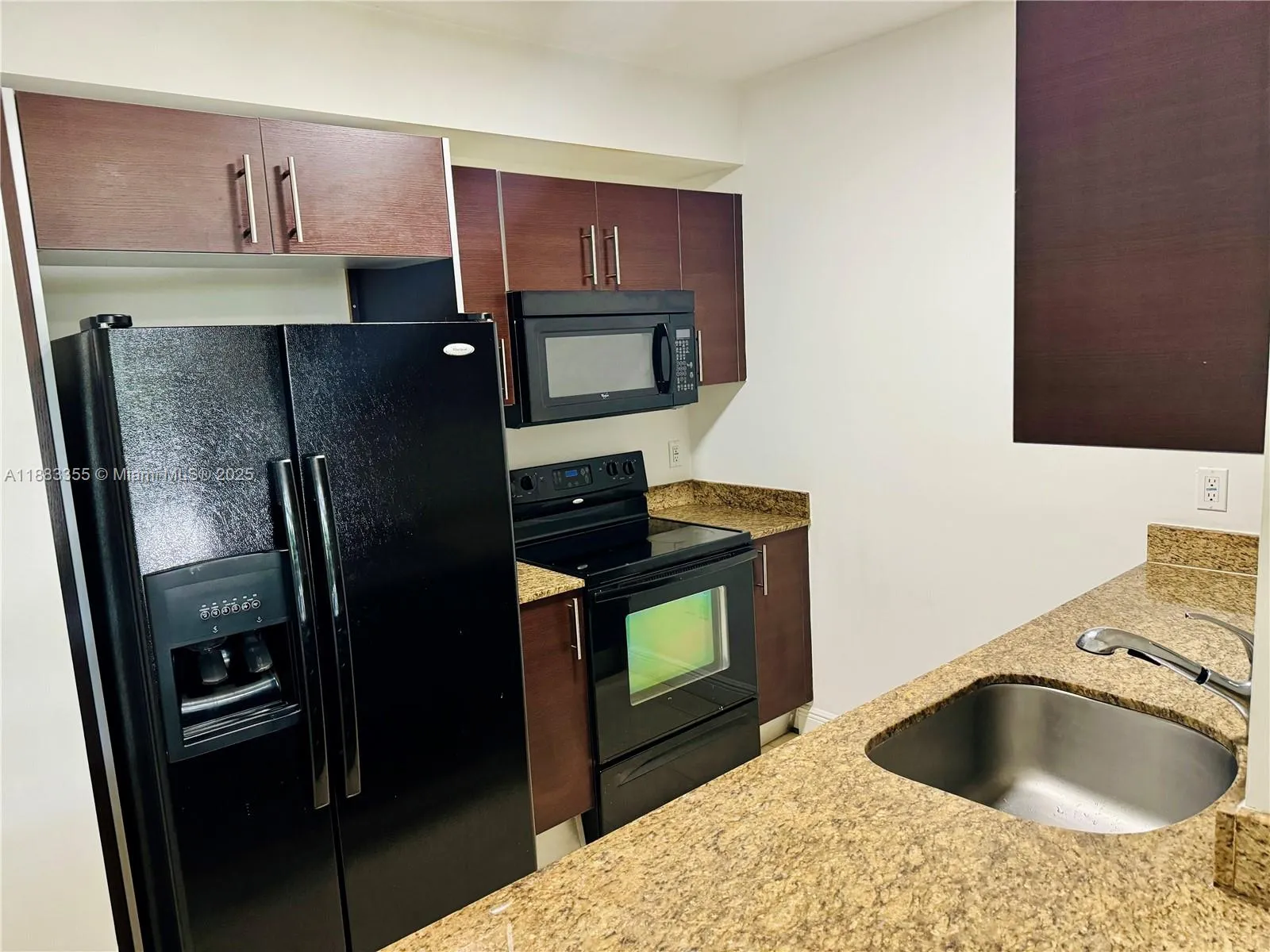 Miami, Florida 33129, United States, 1 Bedroom Bedrooms, ,2 BathroomsBathrooms,Residential,Active,216022