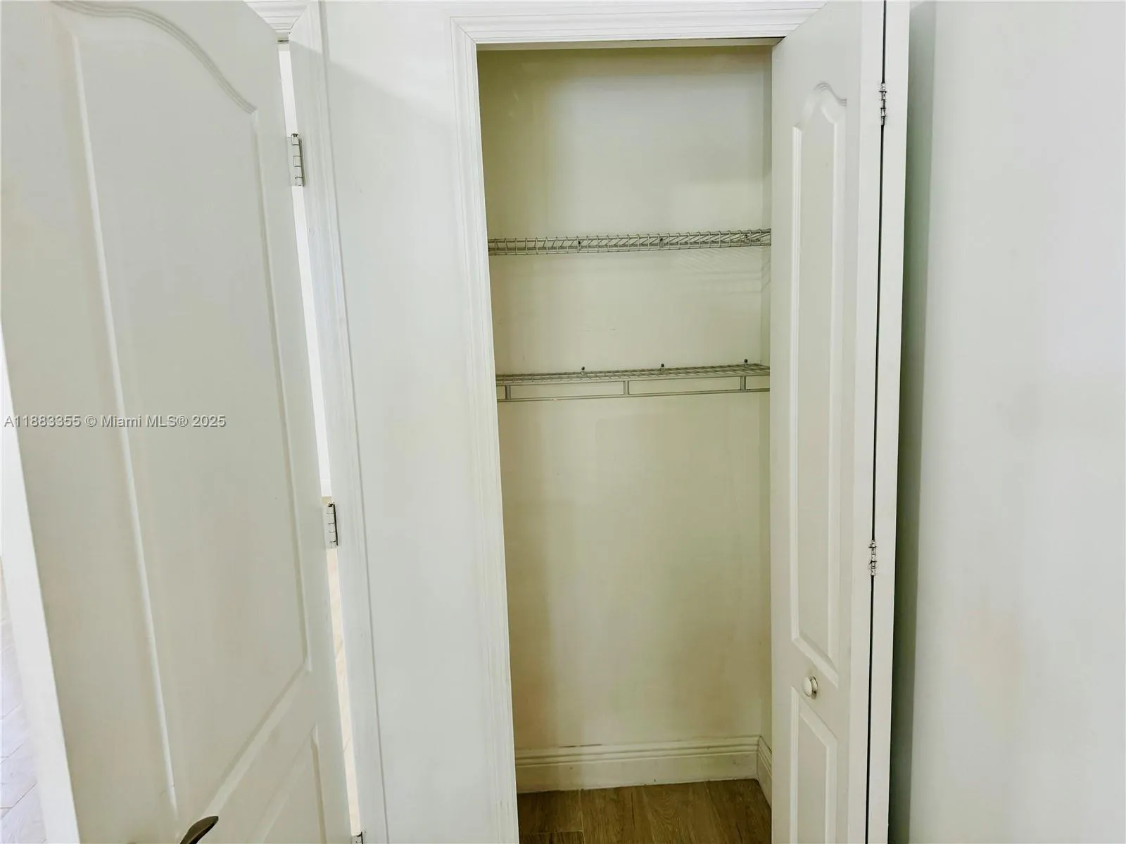 Miami, Florida 33129, United States, 1 Bedroom Bedrooms, ,2 BathroomsBathrooms,Residential,Active,216022