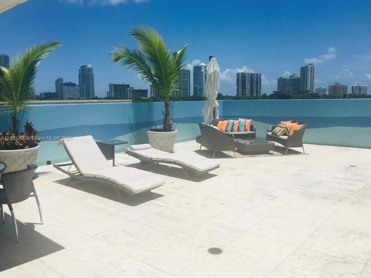 Miami, Florida 33129, United States, 1 Bedroom Bedrooms, ,2 BathroomsBathrooms,Residential,Active,216022