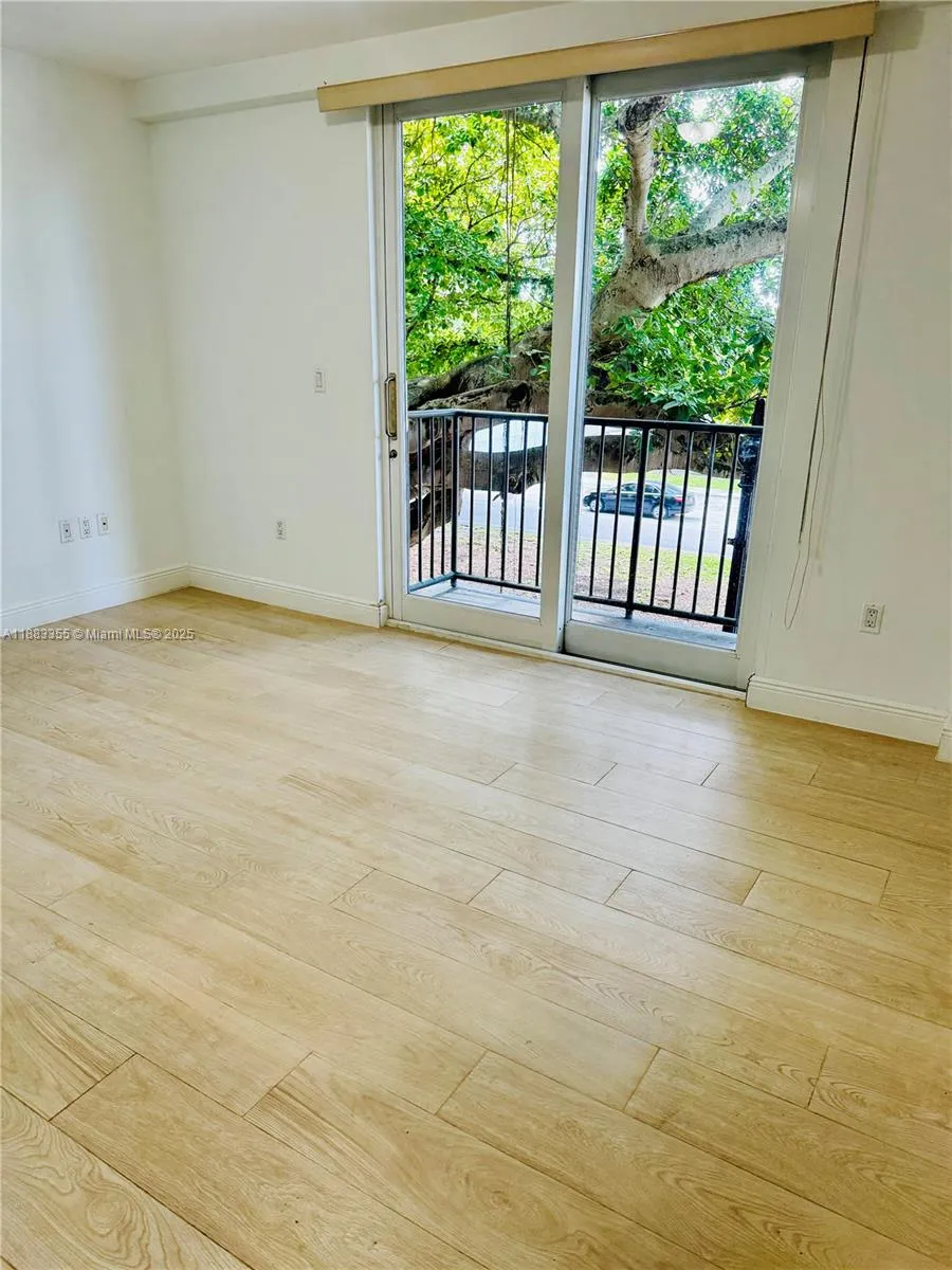 Miami, Florida 33129, United States, 1 Bedroom Bedrooms, ,2 BathroomsBathrooms,Residential,Active,216022