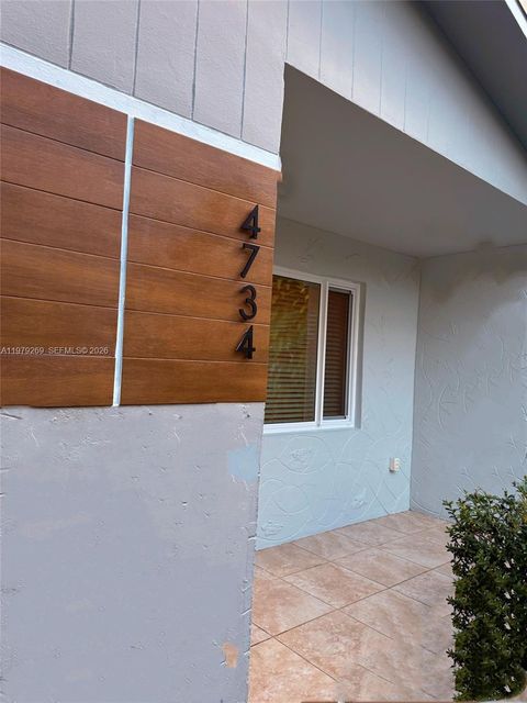 4734 SW 4th St Miami FL 33134