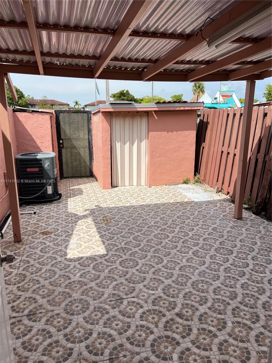 MANGO HILL CONDO NO 2 - Residential