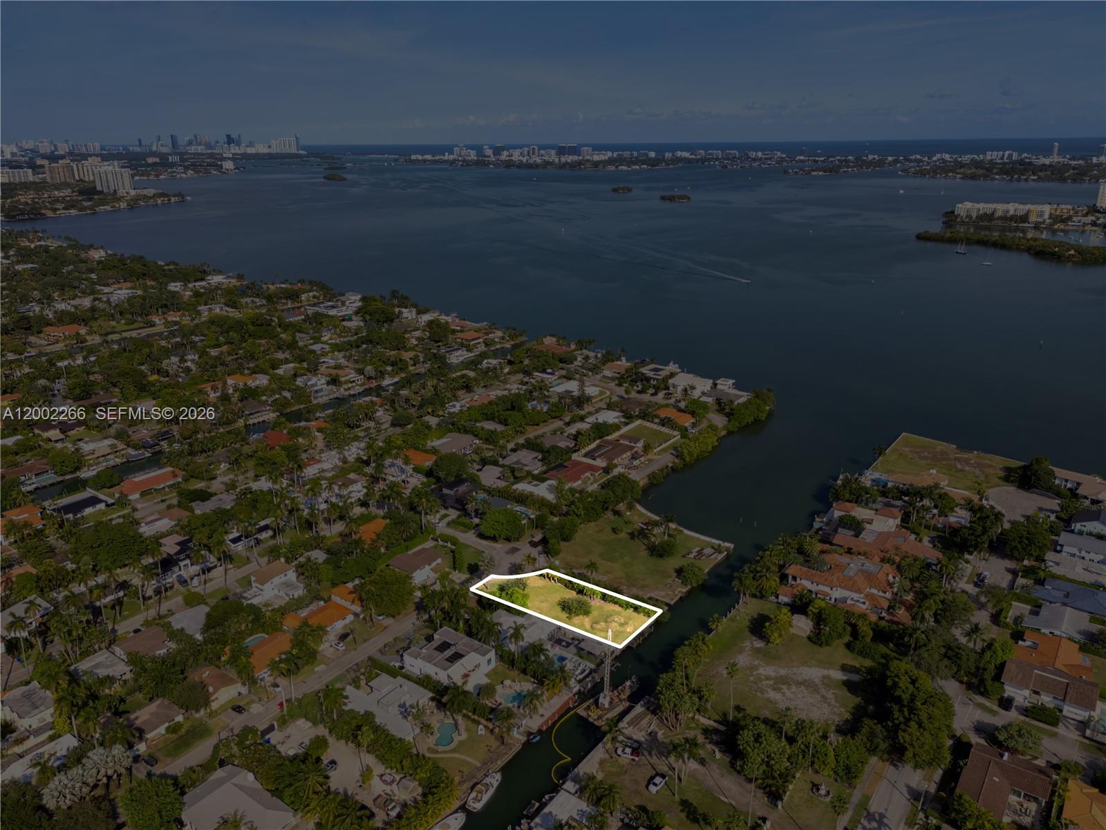 ADEMAR PARK AMD PL - Land