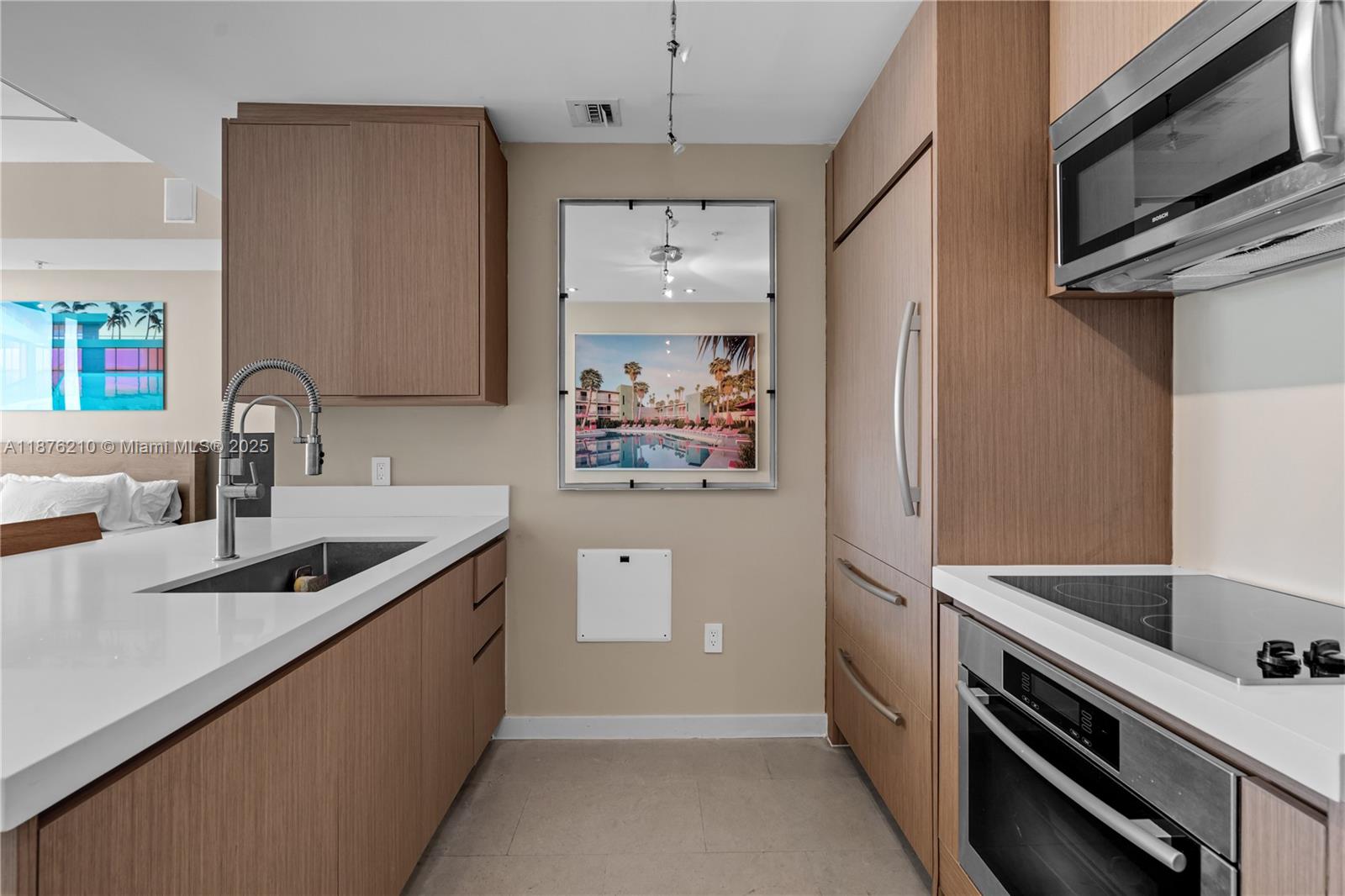 CONTINUUM ON SOUTH BEACH - Residential Lease