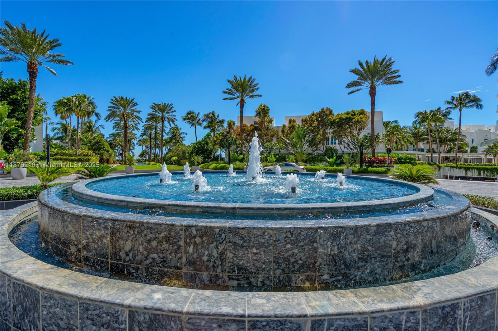 CONTINUUM ON SOUTH BEACH - Residential Lease