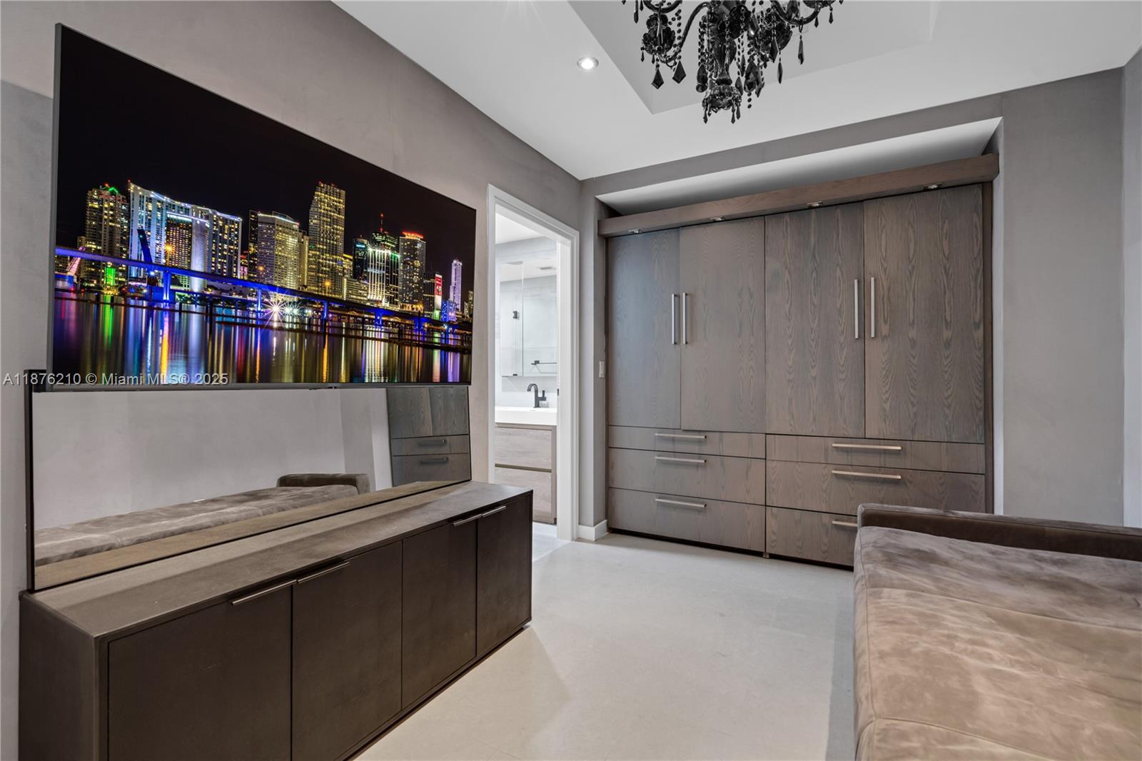 CONTINUUM ON SOUTH BEACH - Residential Lease