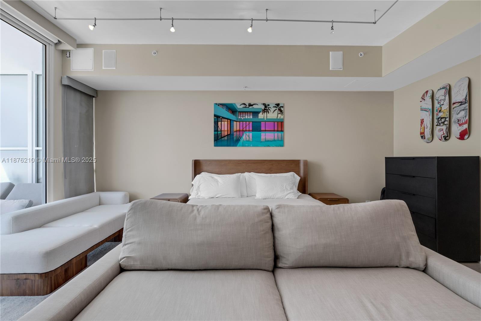 CONTINUUM ON SOUTH BEACH - Residential Lease