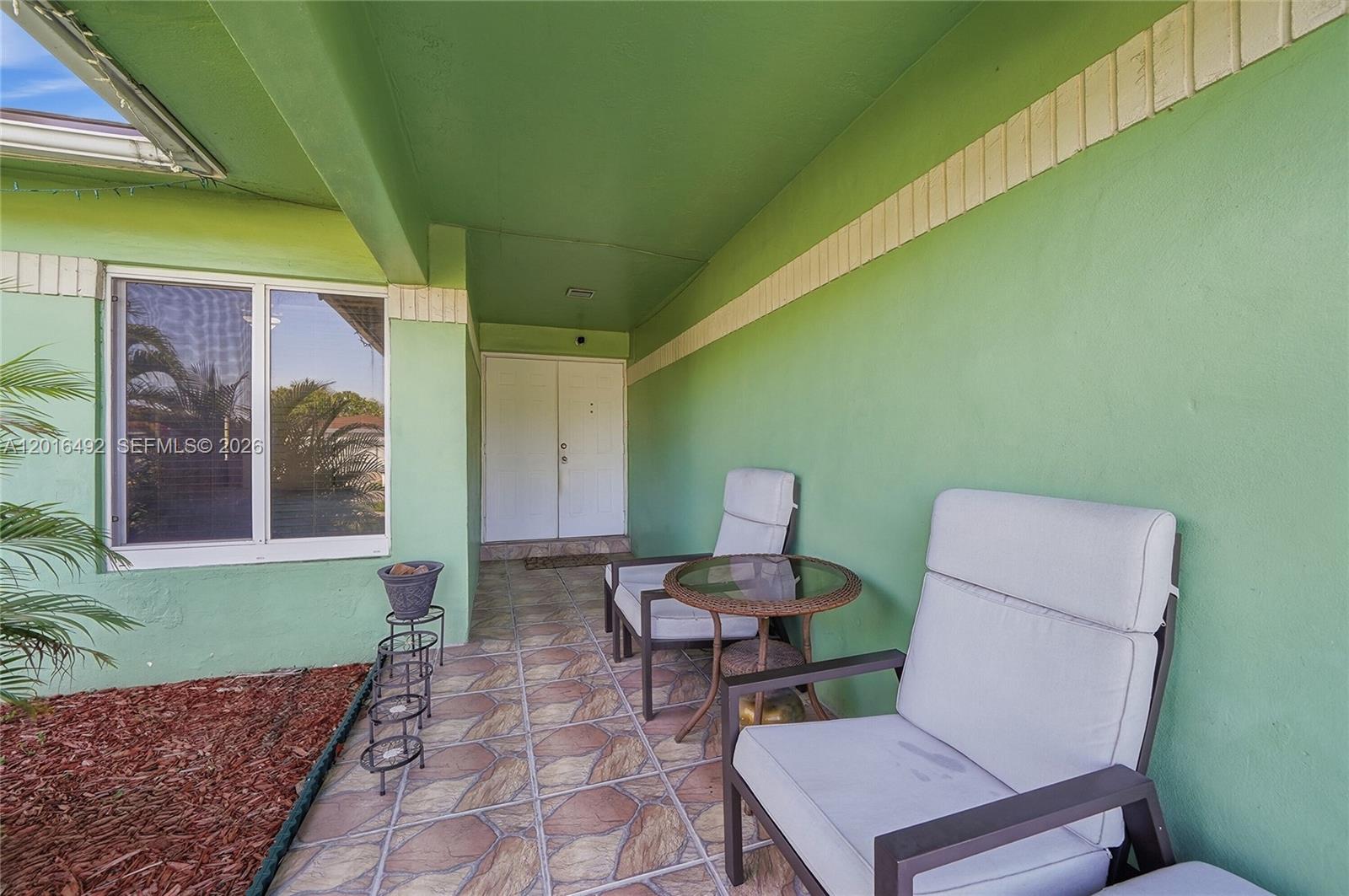 8271 NW 68th Ter