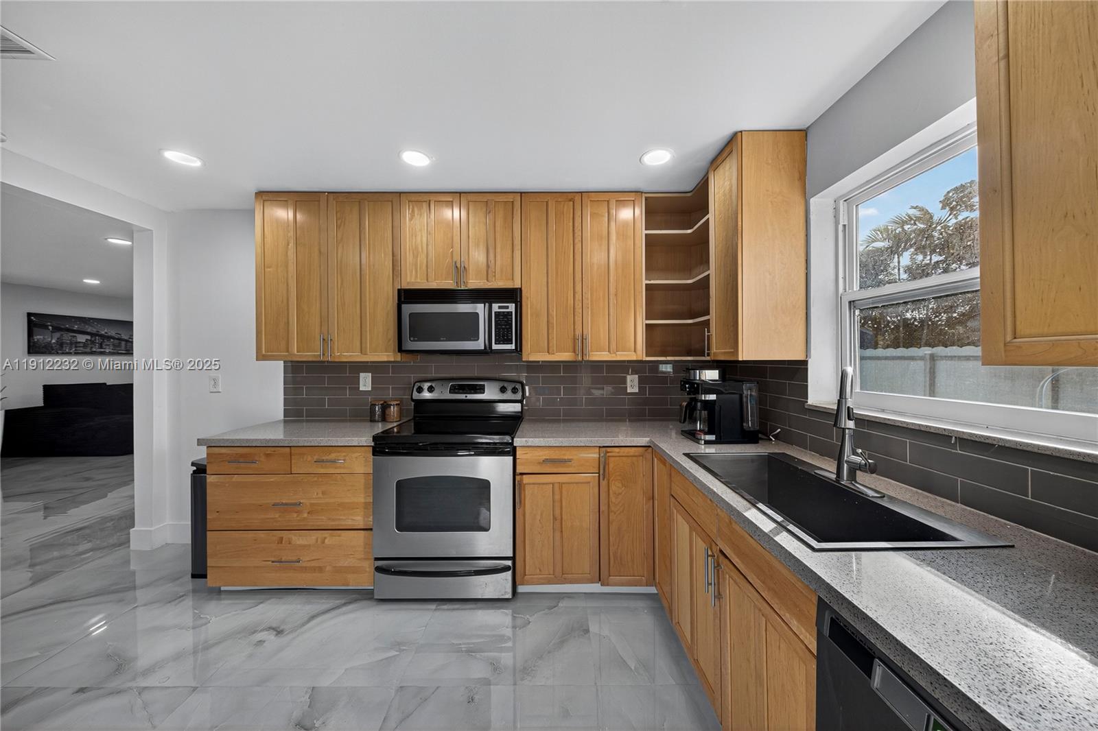 RIVERLAND VILLAGE SEC 1-R - Residential Lease