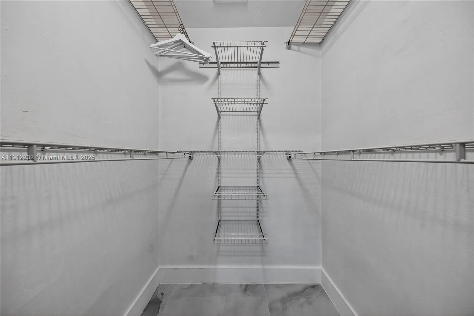 RIVERLAND VILLAGE SEC 1-R - Residential Lease