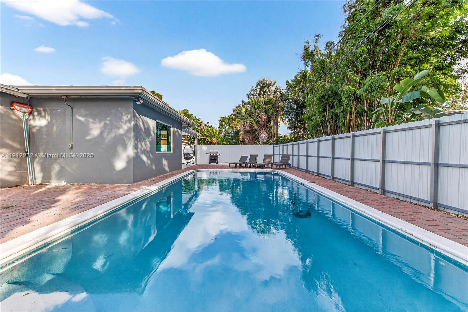 RIVERLAND VILLAGE SEC 1-R - Residential Lease