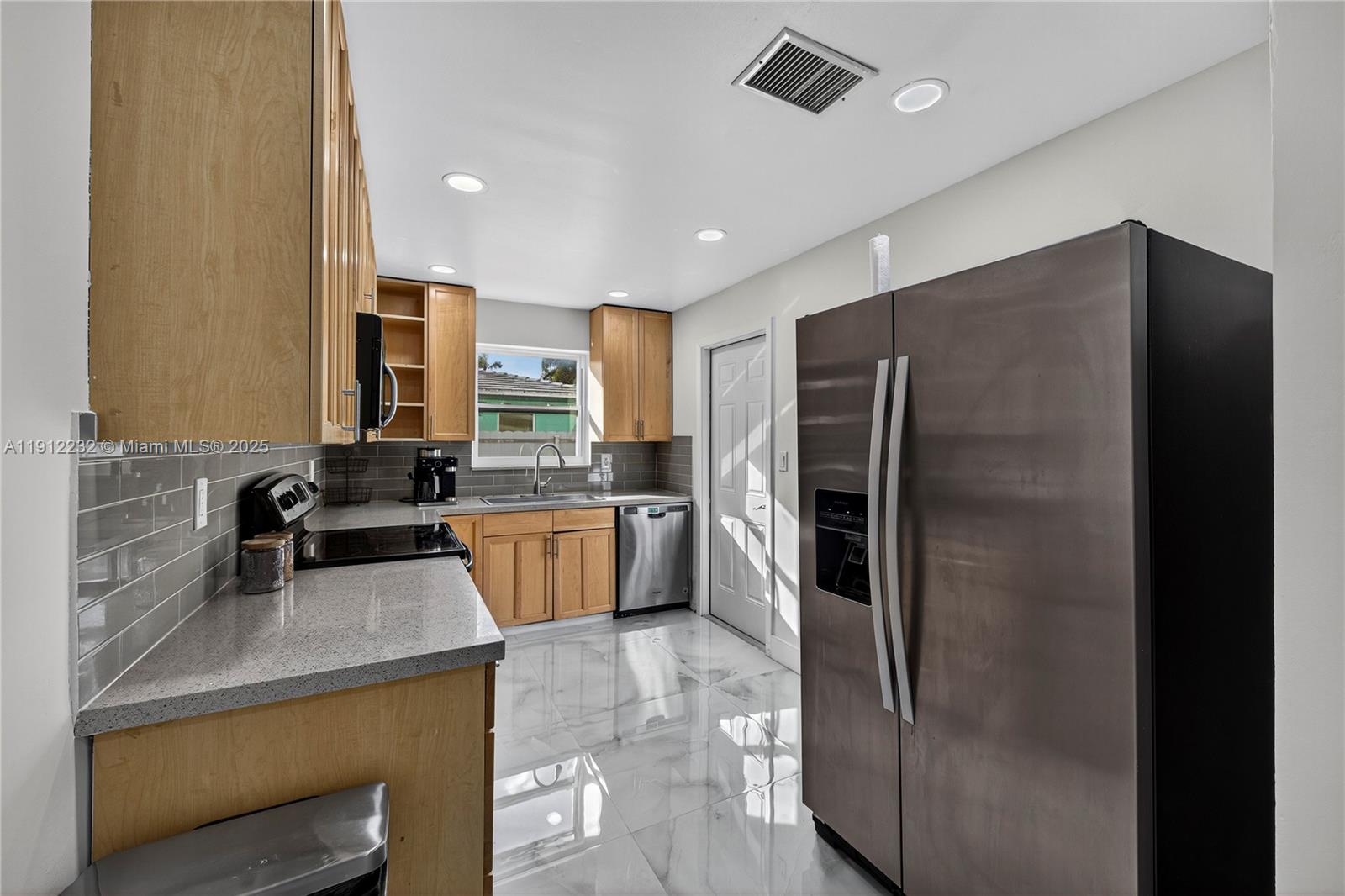 RIVERLAND VILLAGE SEC 1-R - Residential Lease