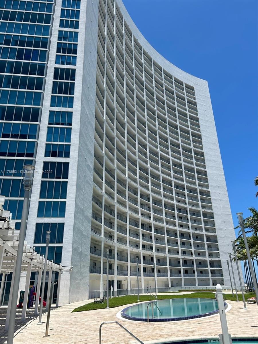 BLUE CONDO - Residential