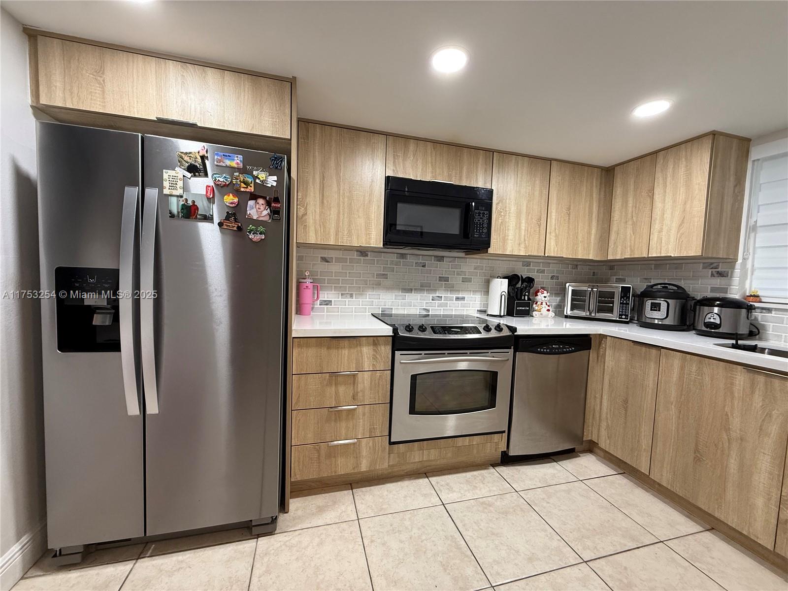 Rental Property at 9371 Fontainebleau Blvd I232, Miami, Broward County, Florida - Bedrooms: 1 
Bathrooms: 2  - $2,200 MO.