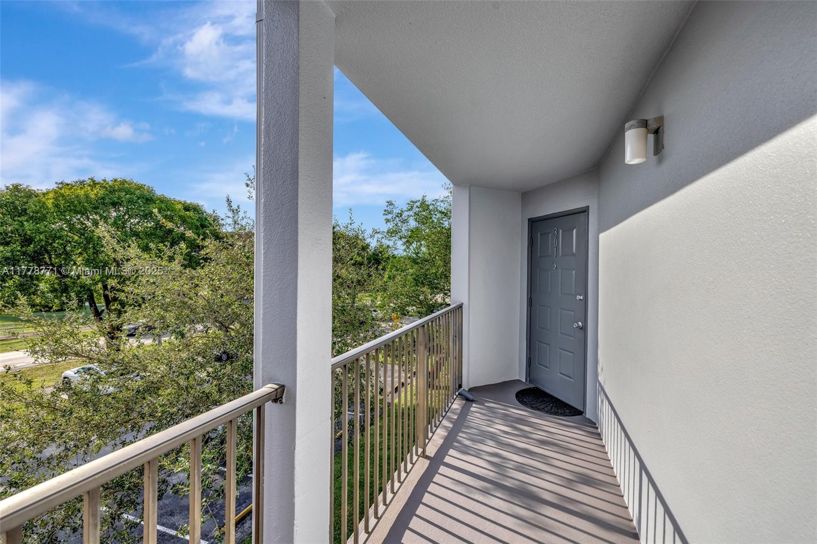 CAMBRIDGE AT CENTURY VILL - Residential