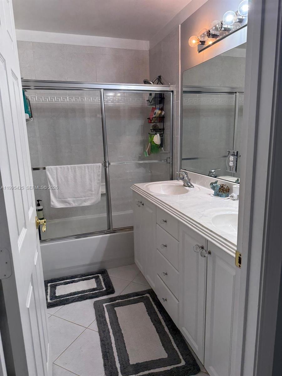 RIVIERA ISLES II - Residential