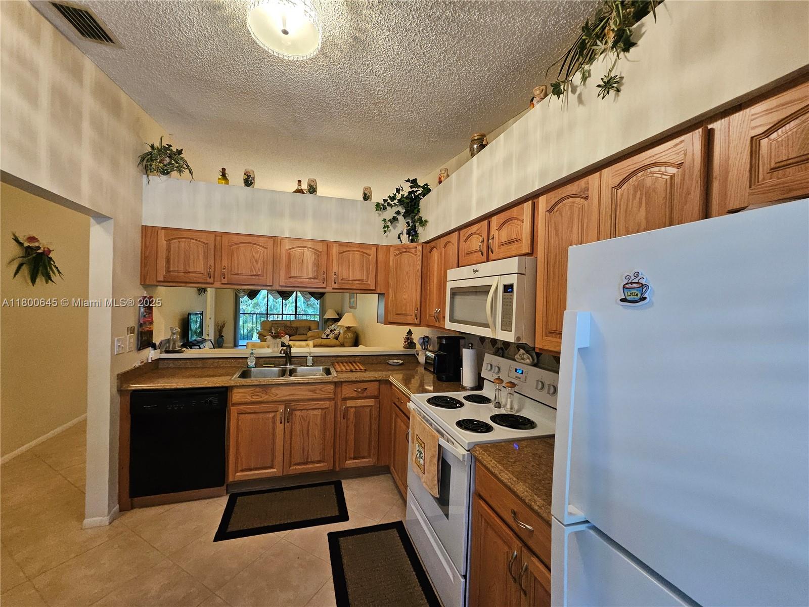 SABAL RIDGE CONDO - Residential