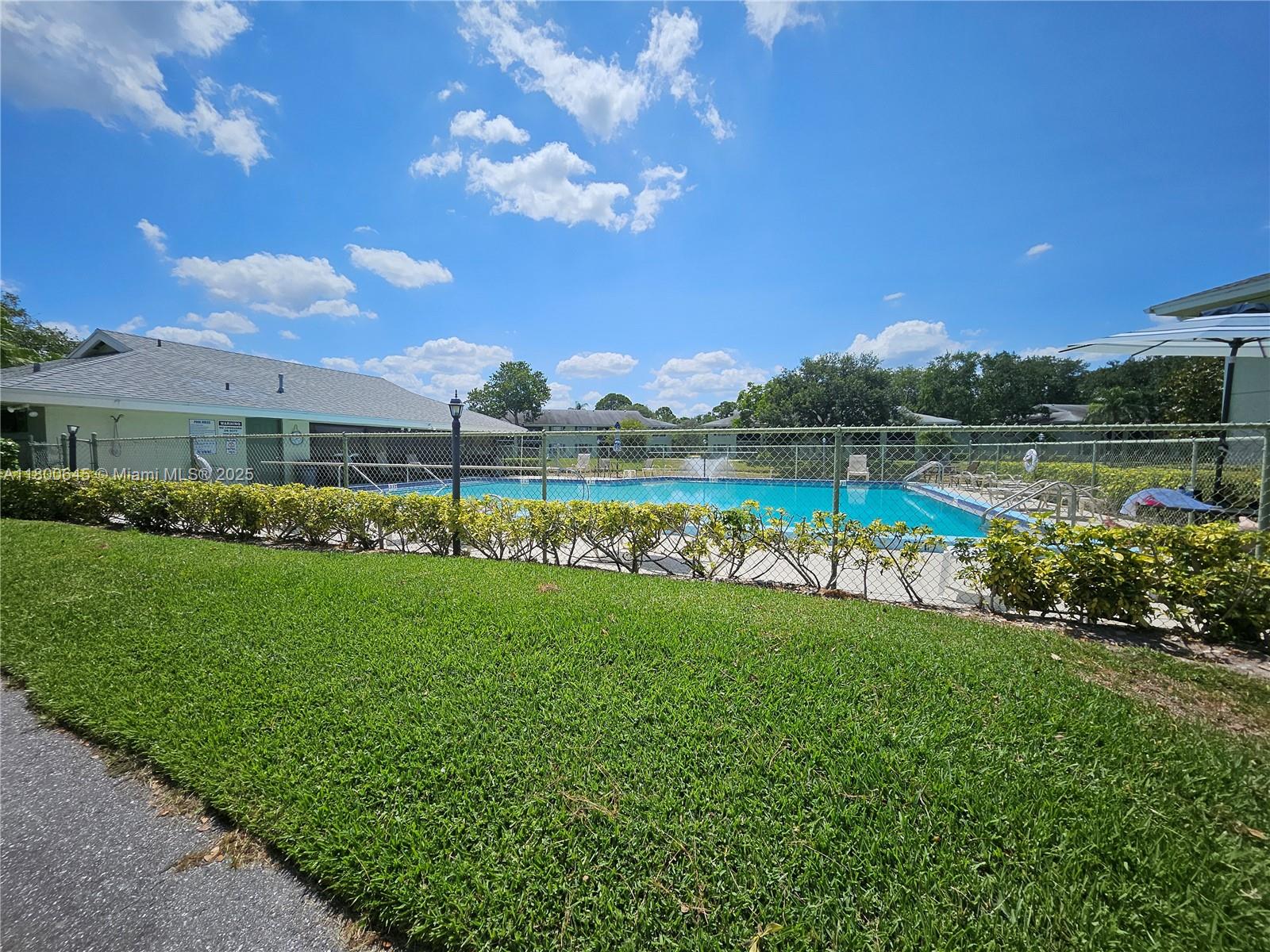 SABAL RIDGE CONDO - Residential