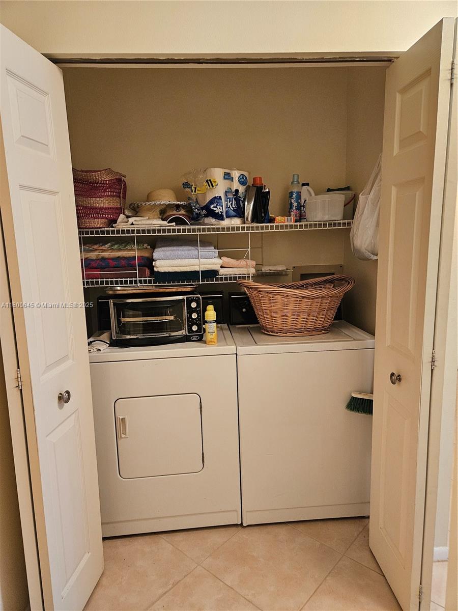 SABAL RIDGE CONDO - Residential
