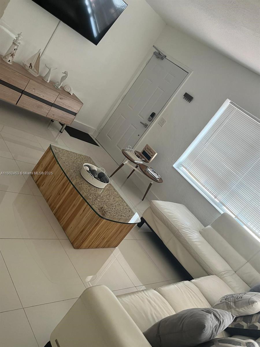 SUNLAND HOMES - Residential
