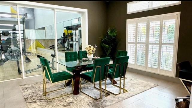 VISTA LAGO AT THE HAMMOCK - Residential