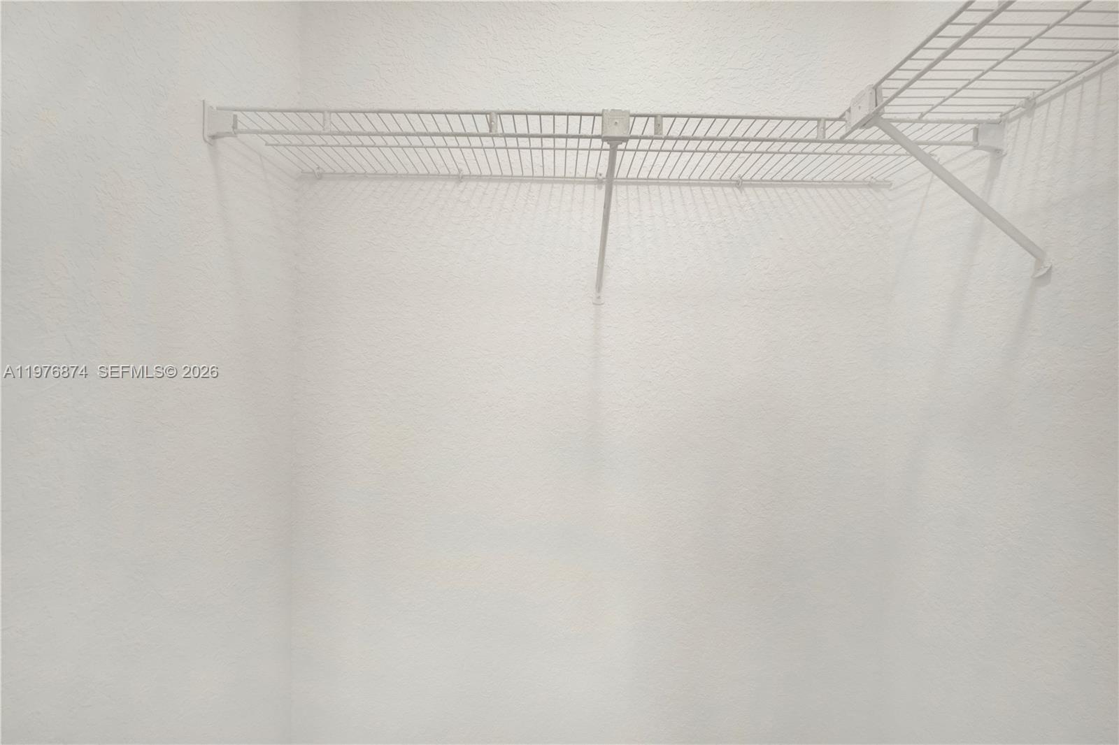 VISTA LAGO AT THE HAMMOCK - Residential