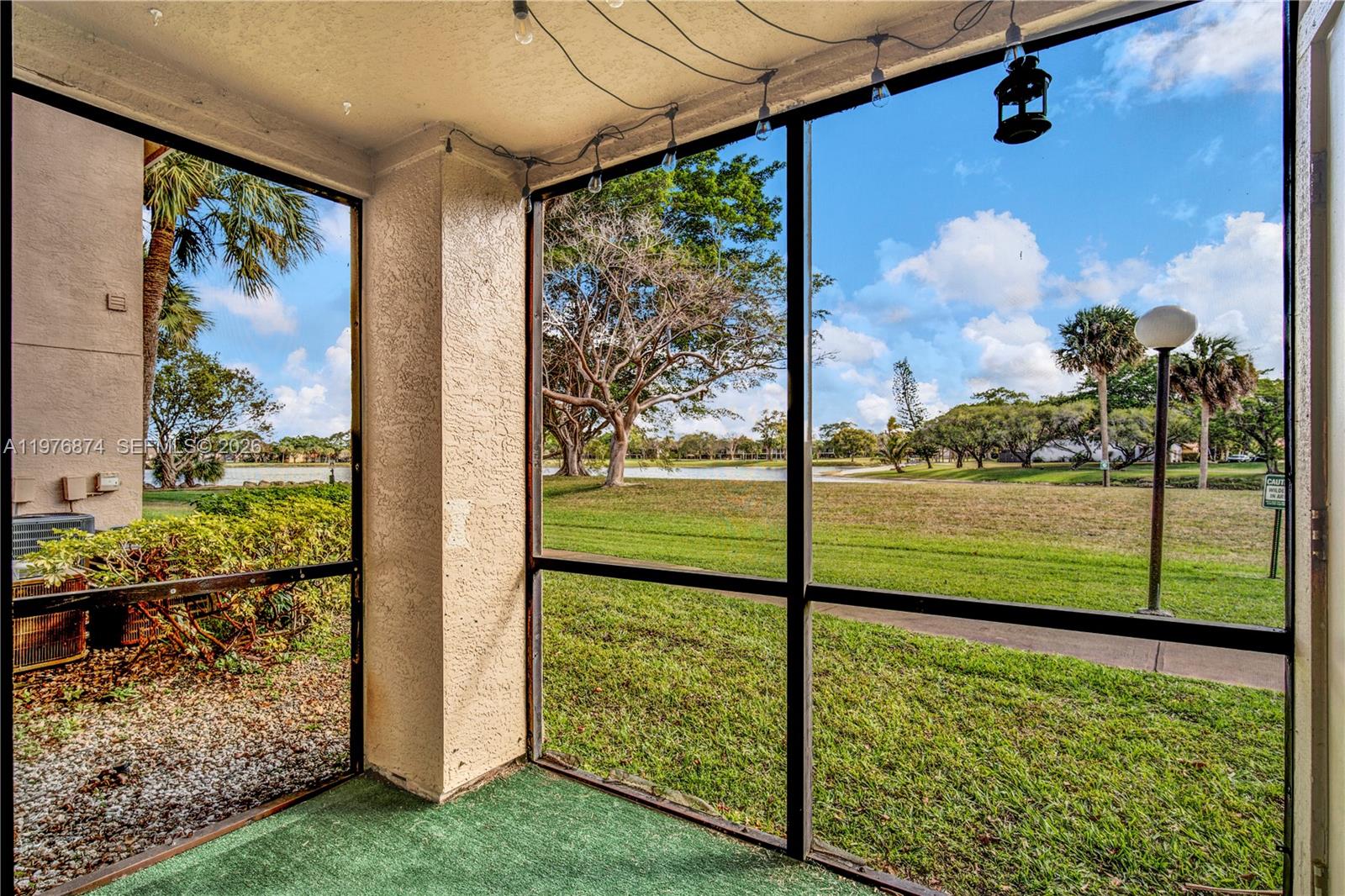 VISTA LAGO AT THE HAMMOCK - Residential