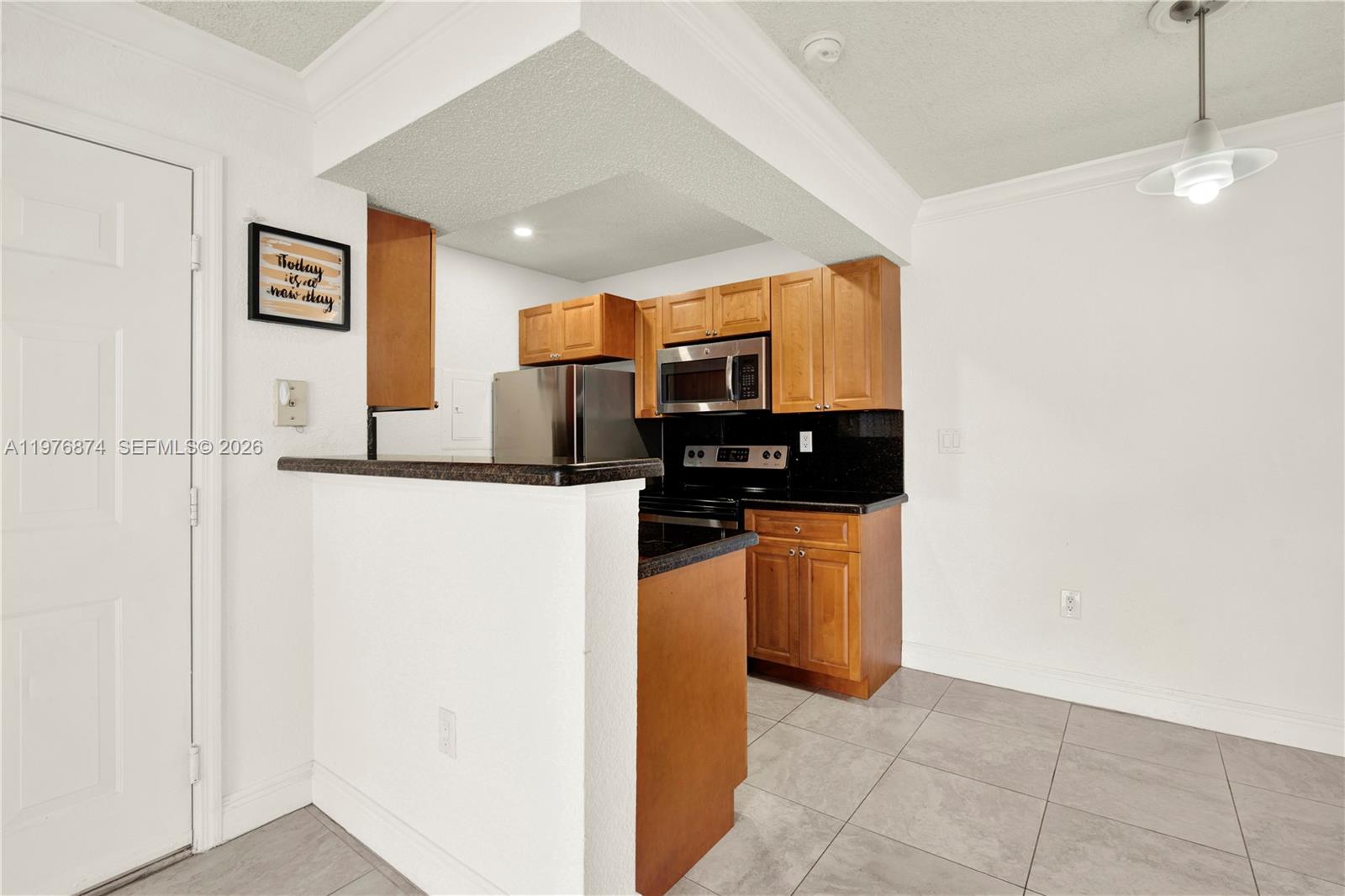 VISTA LAGO AT THE HAMMOCK - Residential