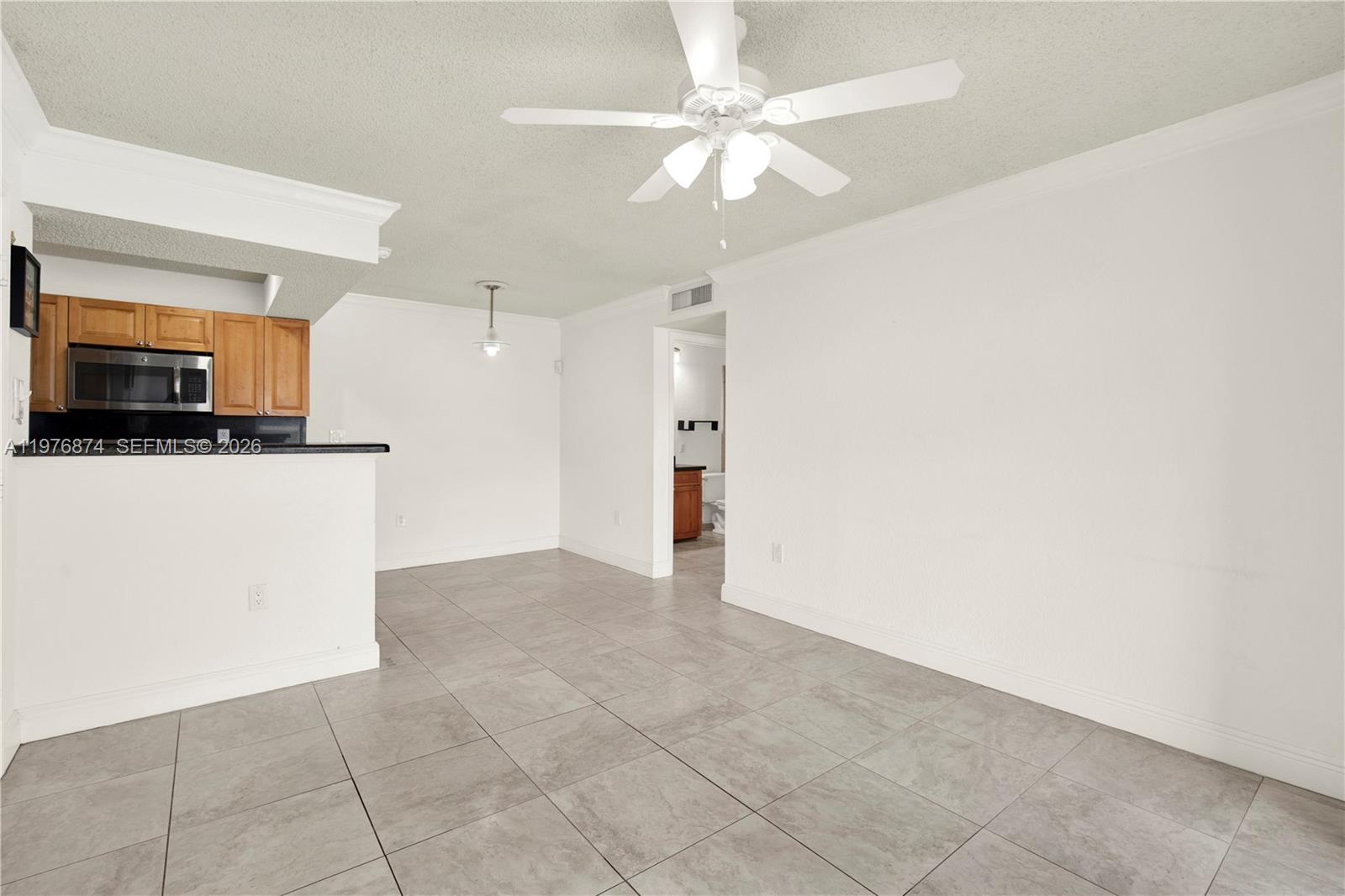 VISTA LAGO AT THE HAMMOCK - Residential