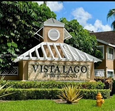 VISTA LAGO AT THE HAMMOCK - Residential