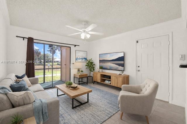 VISTA LAGO AT THE HAMMOCK - Residential