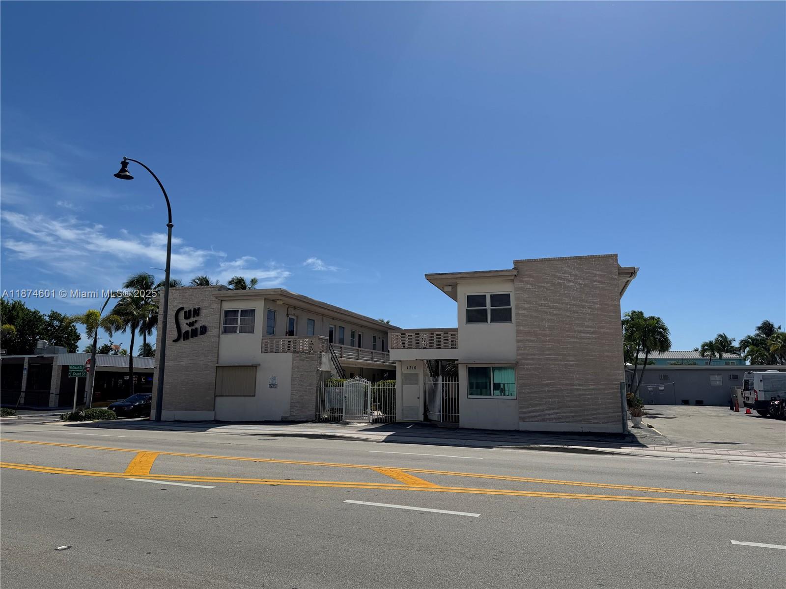 Large unfurnished studio apartment available for inmediate occupancy. Excellent Holywood Beach location. Next to Margaritaville and the world famous Holywood boardwalk. Rent includes utilities and asigned parking is available for $150 a month. One year lease only. Easy to show. Please call the listing agent for instructions.