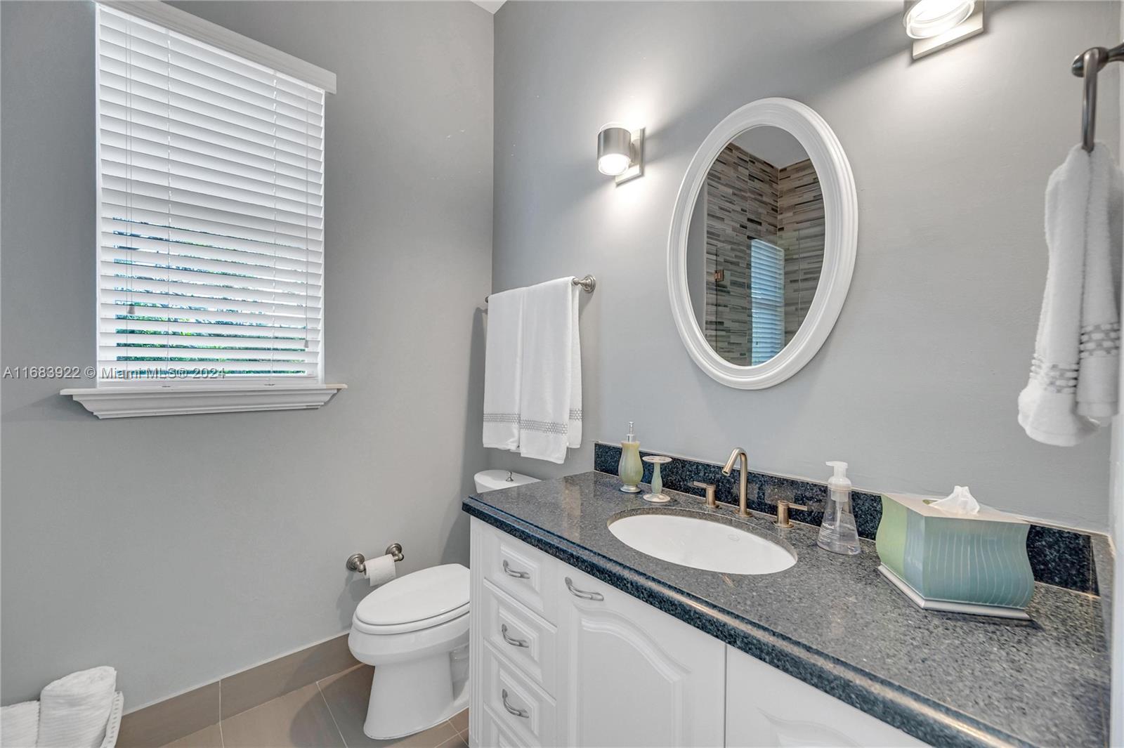 TOWN & RANCH ESTS - Residential
