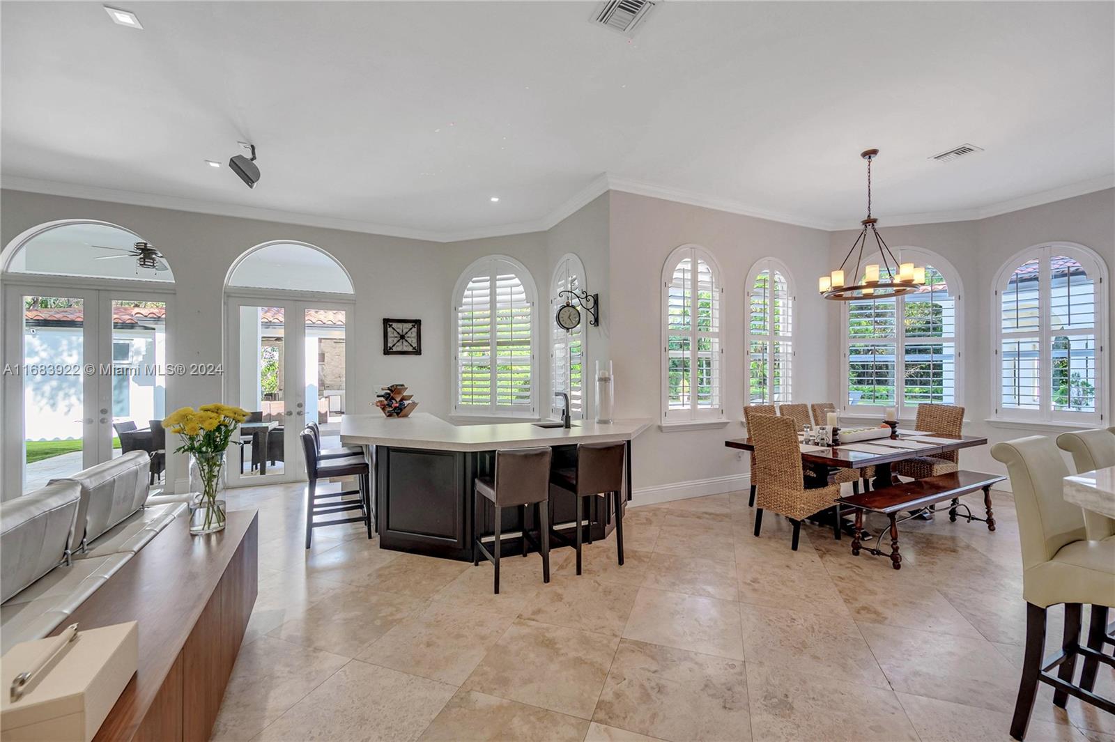TOWN & RANCH ESTS - Residential