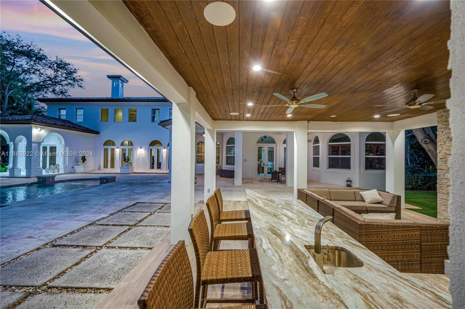 TOWN & RANCH ESTS - Residential