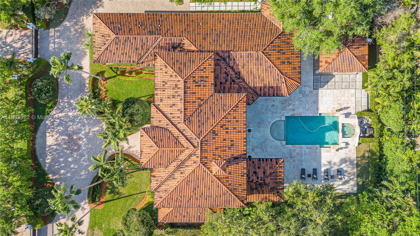 TOWN & RANCH ESTS - Residential