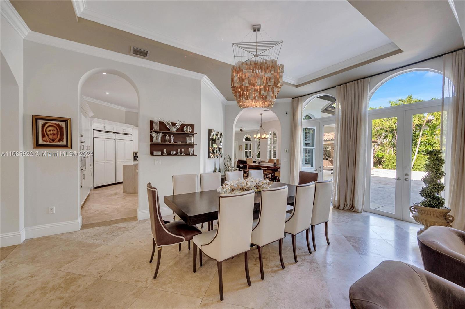 TOWN & RANCH ESTS - Residential