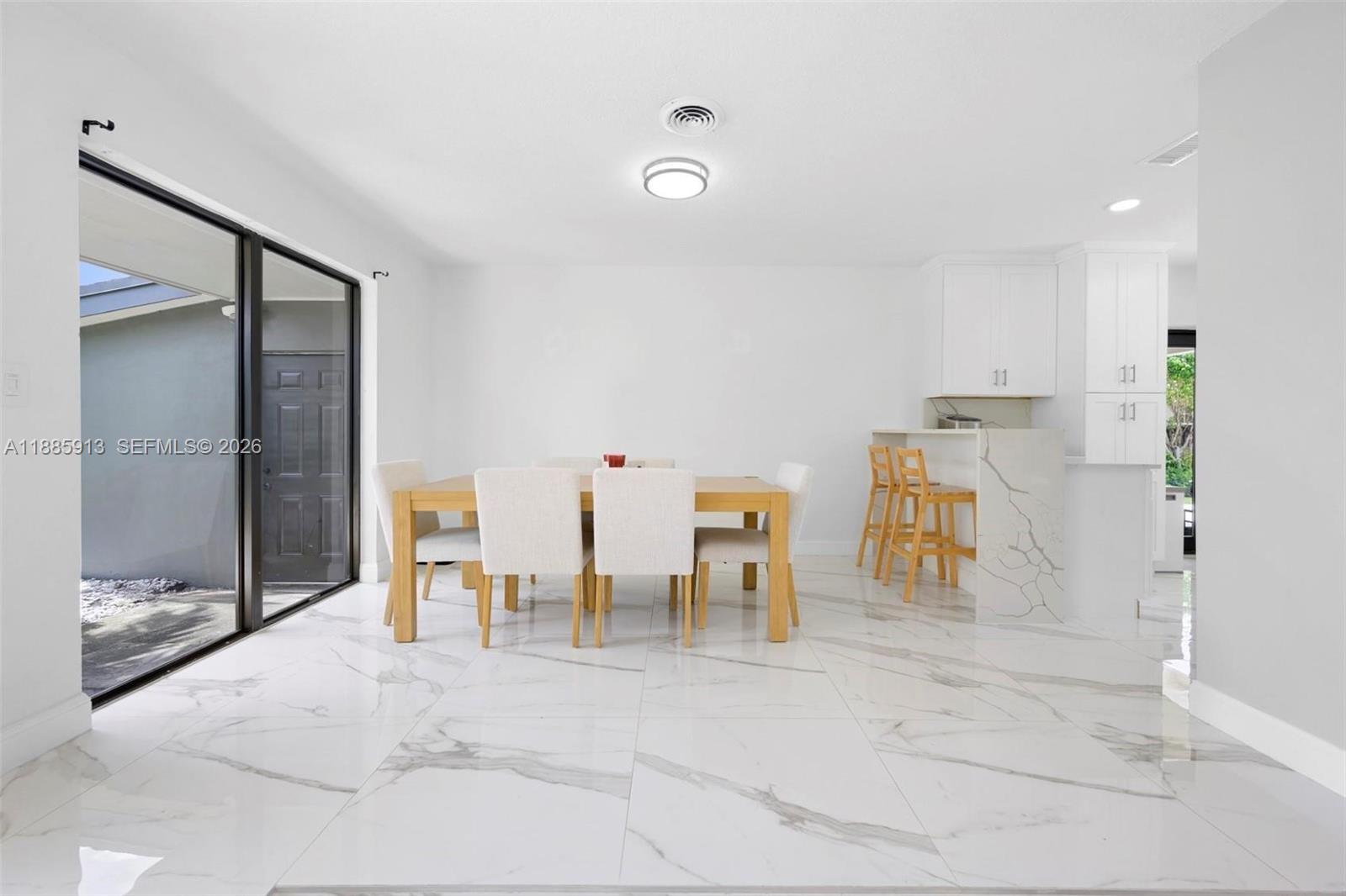 SKY LAKE - Residential