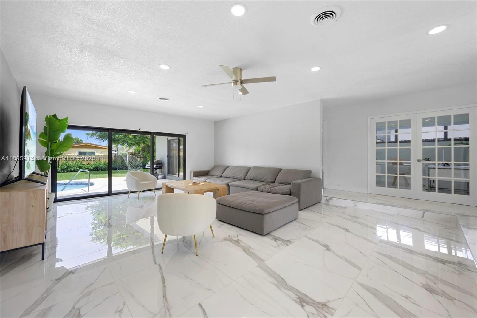 SKY LAKE - Residential