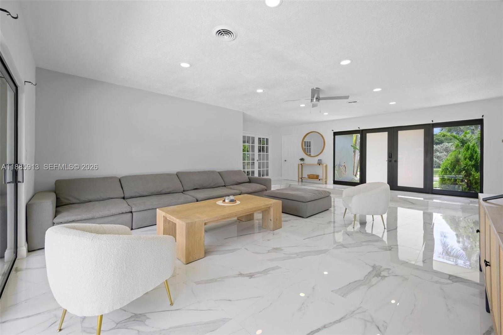 SKY LAKE - Residential