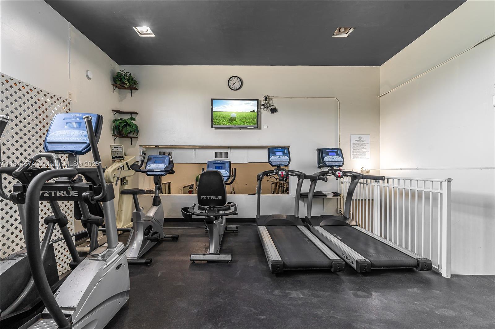 TENNIS CLUB BROOKS CONDO - Residential Lease